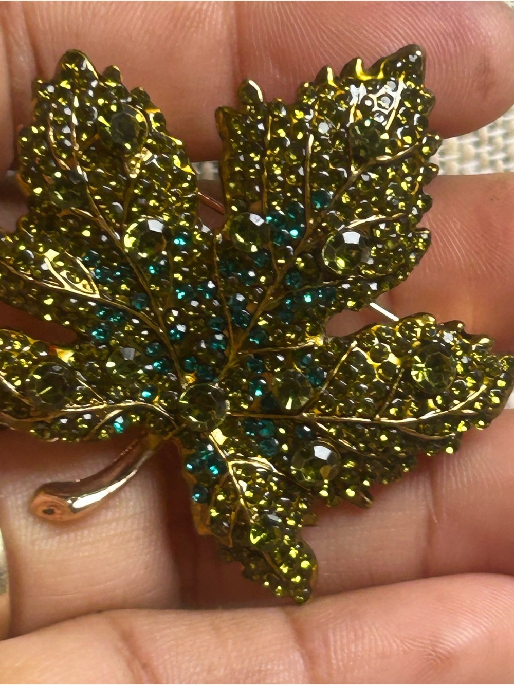 Leaf-Shaped Green Crystal Brooch - Unbranded